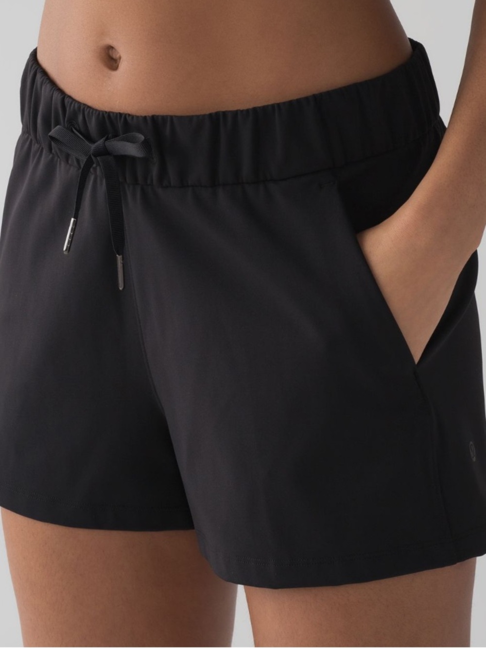 Lululemon On the Fly Short 2.5" Black Shorts Women’s Size 6